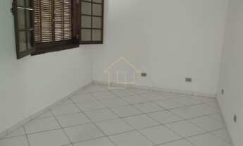 Imagem 6: Sobrado para aluguel e venda tem 208 metros quadrados com 5 quartos