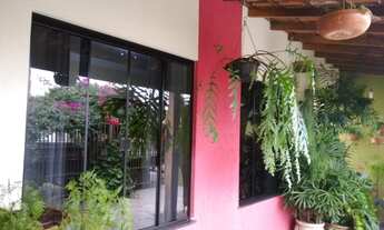 Imagem: Casa com Edícula nos Fundos