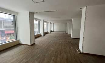 Imagem 3: EXCELENTE LOJA DE ESQUINA Prédio comercial frontal atendendo diversas finalidades comerci