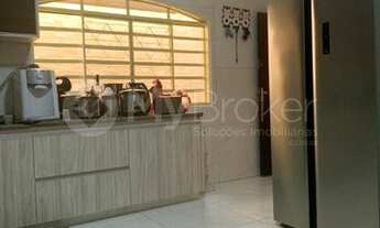 Imagem 3: Casa com 4 quartos - Bairro Parque Anhangüera em Goiânia