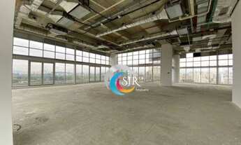 Imagem: Laje com pé direito duplo de 1383 m²