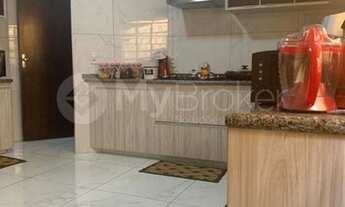 Imagem 4: Casa com 4 quartos - Bairro Parque Anhangüera em Goiânia