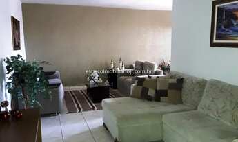 Imagem 3: Casa 5 quarto(s) para Venda no bairro Parque Guarua em Juiz de Fora - MG