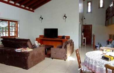 Imagem 2: Sobrado para locação em bairro de alta procura com 3 suítes