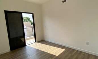 Imagem 4: Casa de condomínio para venda tem 219 metros quadrados de construção