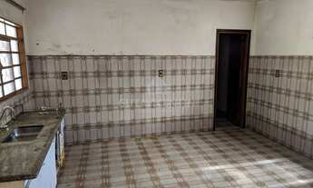 Imagem 3: Casa com terreno enorme