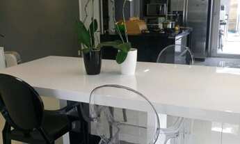 Imagem 7: Casa de condomínio para venda tem 418 metros quadrados com 4 quartos