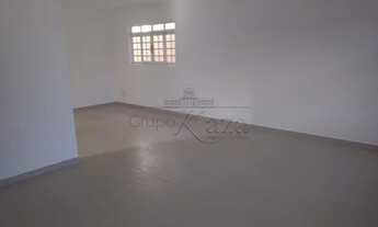 Imagem 2: Sobrado para venda tem 250 metros quadrados com 4 quartos