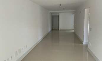 Imagem 5: Apartamento no bairro Vila Nova com ampla área de terraço, 1 suíte + 2 demi-suítes, sala