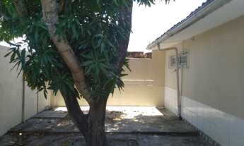 Imagem 2: Casa para venda tem 165 metros quadrados com 3 quartos em Barro Duro - Maceió - Alagoas