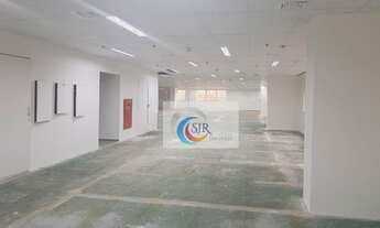 Imagem 7: O Centro de Controle é totalmente informatizado, cuidando sem interrupção de uma gama comp