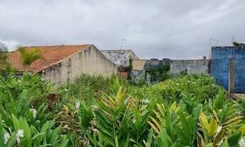Imagem: Terreno na praia de Itanhaém, rua pavimentada