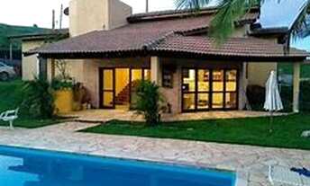 Imagem 3: Terreno dentro de condomínio com área de lazer e piscinas