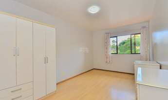 Imagem 2: Sobrado para venda tem 190 metros quadrados com 3 quartos em Centro - Pinhais - PR