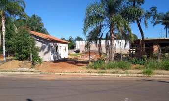 Imagem 2: Rua Asfaltada. Plano. Aceito financiamento da CEF