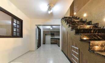 Imagem 4: Casa Maravilhosa 250 m² 4 Dormitórios 5 Vagas de garagens