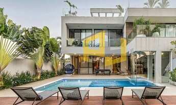 Imagem 2: Casa de condomínio para venda possui 790 metros quadrados com 5 quartos