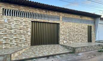 Imagem 2: Oportunidade!!!Casa para venda possui 180 metros quadrados com 3 quartos sendo 1 suíte