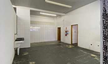 Imagem 2: ALUGA - SALÃO COMERCIAL NA COLÔNIA - RUA MOVIMENTADA - JUNDAÍ/SP tem 321 m2