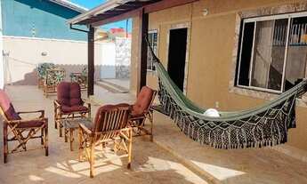 Imagem: Linda casa próxima à praia com 2 quartos