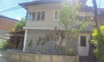 Imagem 2: Casa com 2 dormitórios para alugar, 90 m² por R$ 1.182/mês - Meudon - Teresópolis/RJ