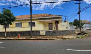 Imagem 2: Oportunidade casa central esquina rua Chili prix a avenida Jk