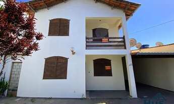 Imagem 2: Casa com 4 Quartos, 2 Suítes, Varanda e 5 Vagas no Bairro Planalto