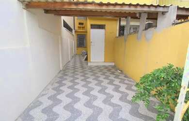 Imagem 2: Excelente casa residencial com 3 quartos, wc social, varanda, copa cozinha, área de serviç