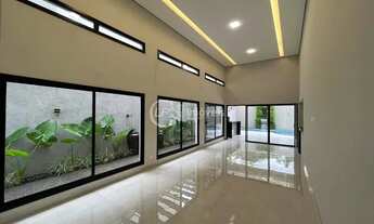 Imagem 6: Linda casa com fachada Imponente e Terraço