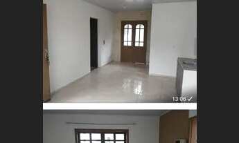 Imagem 3: Casa sozinha no pátio