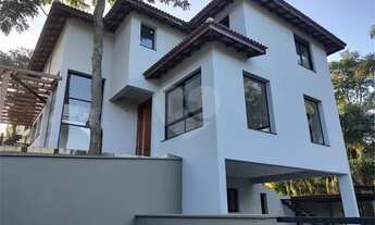 Imagem 4: Casa nova em condomínio fechado com segurança 24 horas, com 4 dormitórios