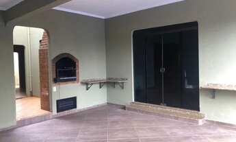 Imagem: Casa com piscina e banheira