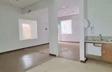 Imagem 5: Casa comercial com aproximadamente 400m² de área construída e 600m² de área territorial