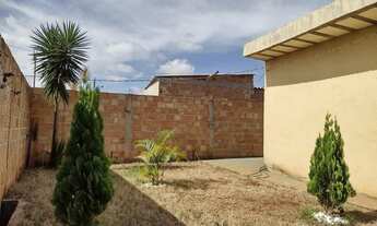 Imagem 3: Vende-se uma casa com um enorme lote