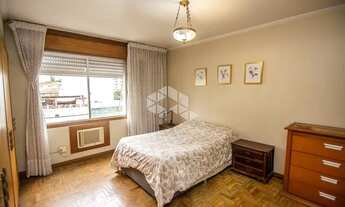 Imagem 3: Apartamento para venda possui 136 metros quadrados com 3 quartos em São João - Porto Alegr