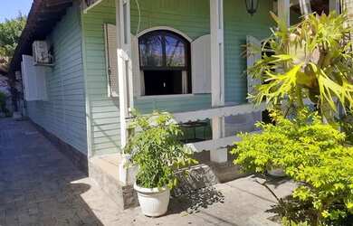 Imagem 2: Excelente casa! 3 quartos! Lindo jardim! Praia de piratininga Ampla!