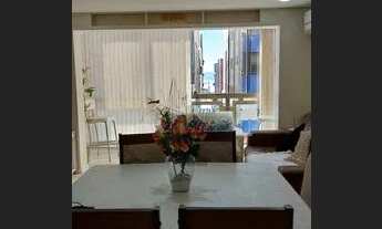 Imagem 2: Apartamento com sacada de frente Ref.: *48