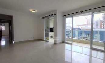 Imagem: More em um apartamento com 107 m², com