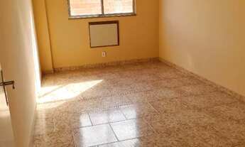 Imagem 2: Apartamento Est. do Monteiro, 519 - 03 Quartos com garagem, campinho de futebol centro