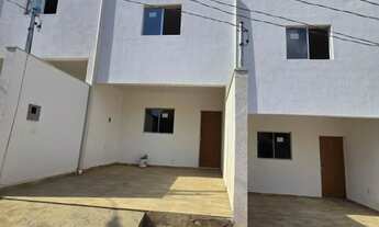 Imagem: Casa Geminada com 2 quartos para alugar