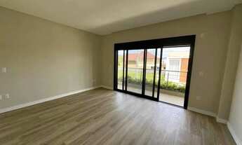 Imagem 6: Casa de alto padrão com 4 dormitórios sendo 3 suítes e 4 vagas de garagem em Camboriú/SC