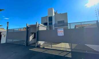 Imagem 2: Apartamento térreo c/ 3 quartos sendo 1 suíte na 604 sul