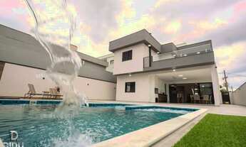 Imagem: Sobrado em condomínio à venda, com 3 quartos