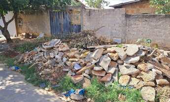 Imagem: Vende-se um lote na rua montevideu quadra