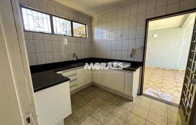 Imagem 5: Casa térrea com 3 quartos, 220 m² - venda por R$ 430.000 ou aluguel por R$ 2.780/mês - Jar