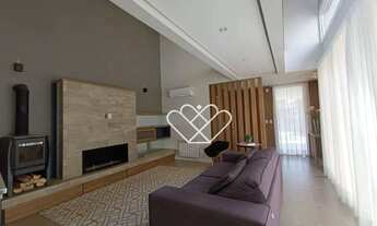 Imagem 4: Casa com 5 Dormitórios, Suítes e Piscina: O Lar Perfeito para Sua Família!