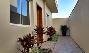 Imagem 4: Excelente Casa recém construída, toda mobiliada, com área gourmet e amplo quintal. Oportun