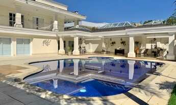 Imagem 6: Belíssima casa isolada com quintal e lazer total em estilo Neoclássico com fino acabamento