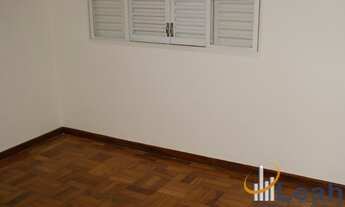 Imagem 3: Ótima casa para escritório ou consultório em rua de estacionamento fácil