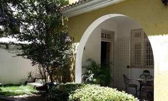 Imagem 2: Casa de 265 metros quadrados no bairro Madalena com 4 quartos